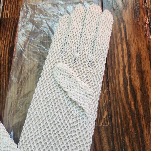 Vintage White Crochet Lace Gloves Womens One Size Fits Most New - Picture 4 of 8